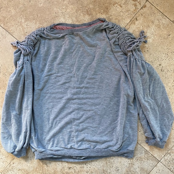 gray sweater - Picture 4 of 4